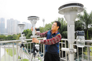 深圳市民質(zhì)疑PM2.5監(jiān)測點(diǎn)設(shè)置是否合理 聚焦校園點(diǎn)位布局之爭